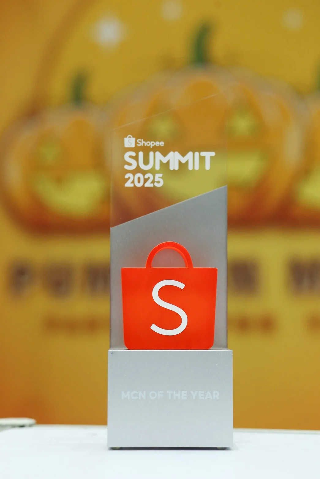 Shopee Summit 2025 MCN of The Year Award at Pumpkin MCN